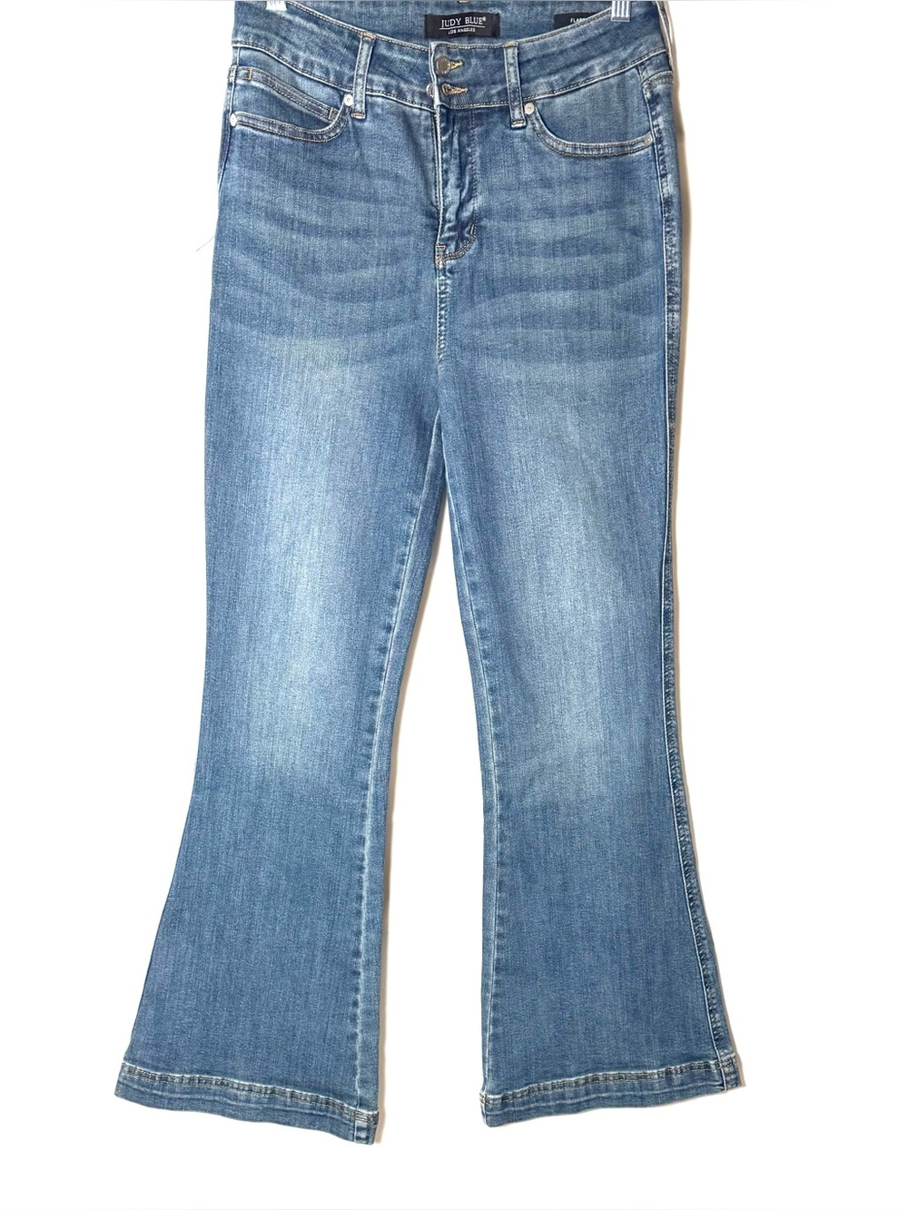 Judy Blue Women’s Medium Light Blue Flare Jeans
Size 9/29. NWOT